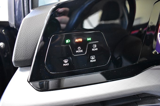 VOLKSWAGEN Golf 1.0 eTSI EVO DSG Life